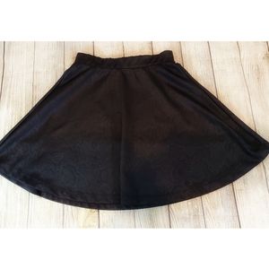 Trendyland Black Floral Pattern Print Skater Skirt